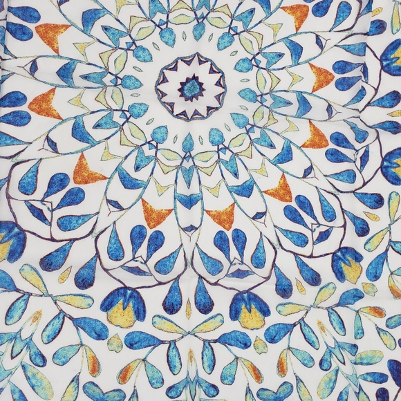 AVYA Scarf Mandala Pattern - Picture 4 of 9